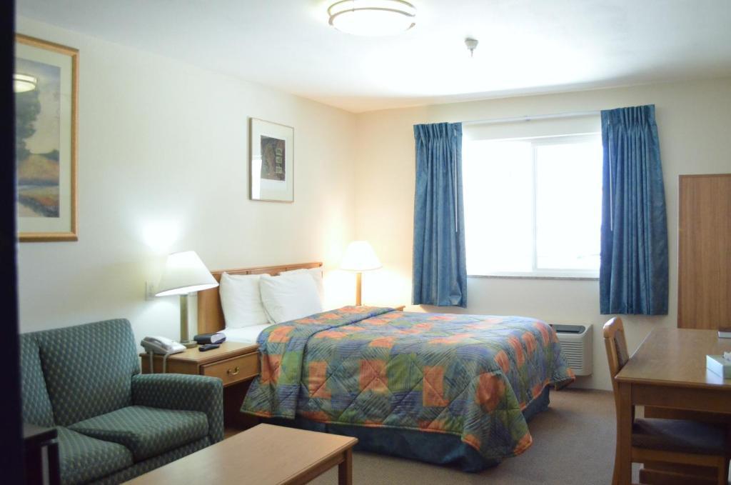 Knights Inn Quincy Room photo